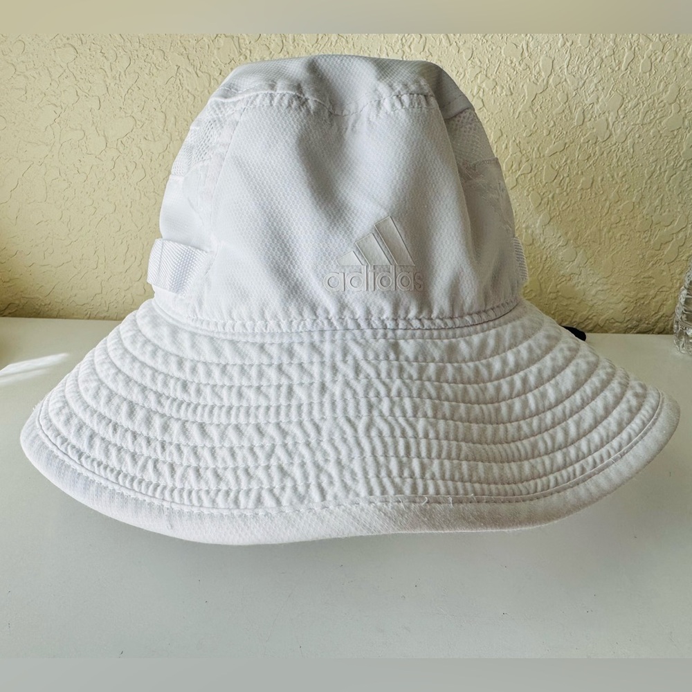 Adidas Classic White Sun Hat 🦋
